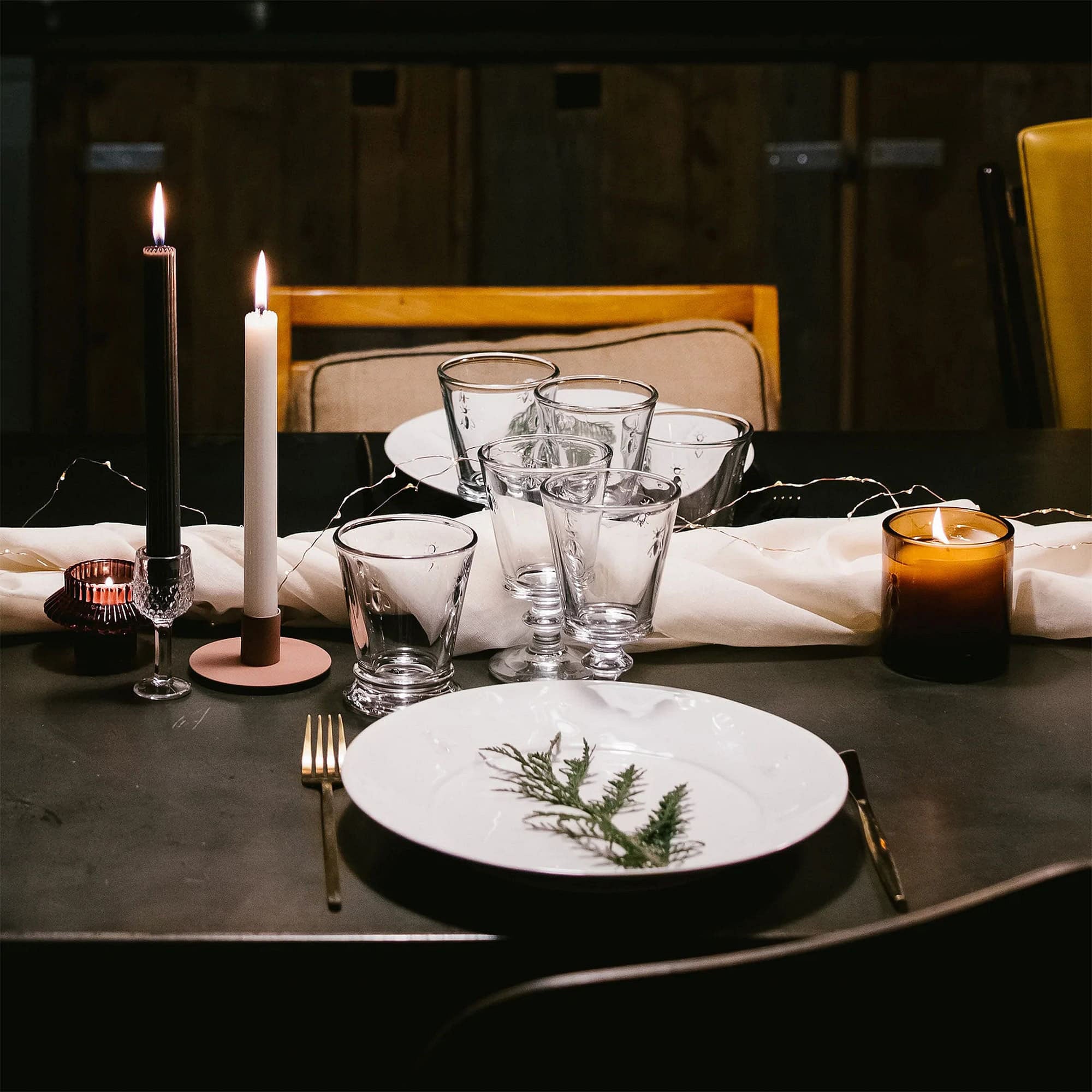 Abeille Wine Glass