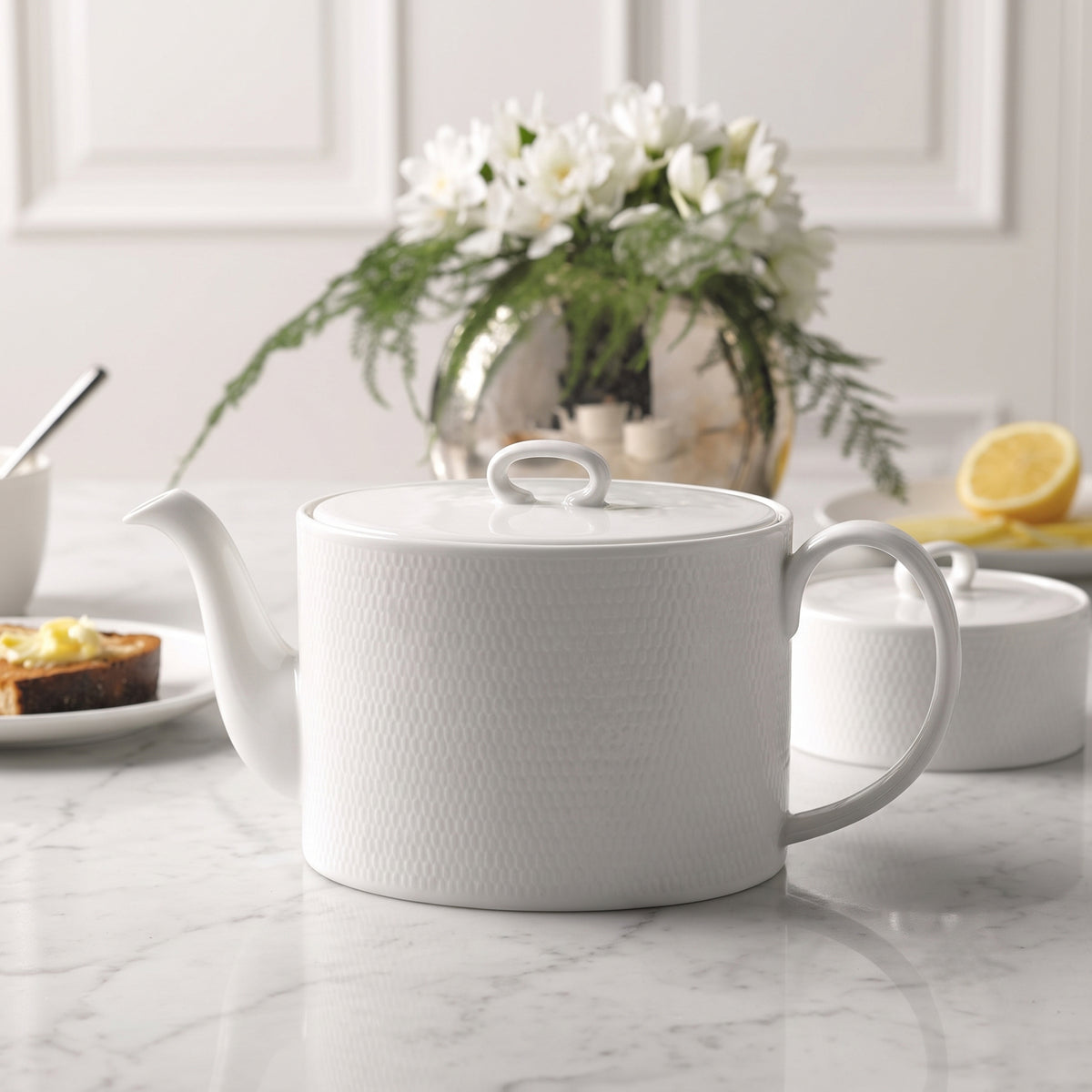 Gio Teapot