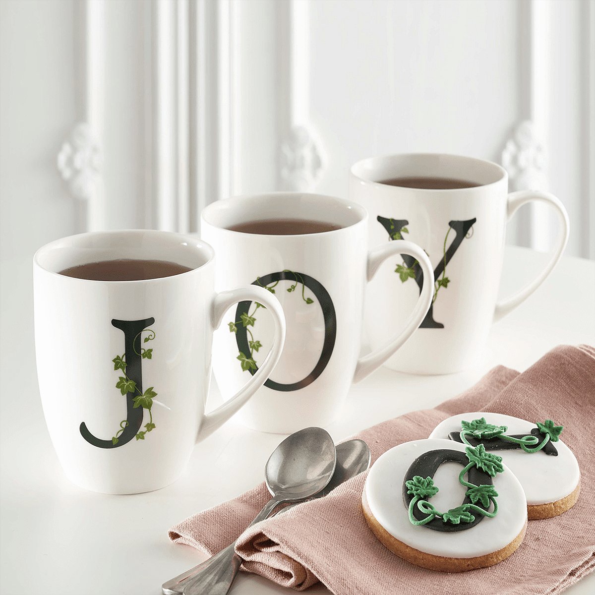 Atupertu Mug Letter 'N'
