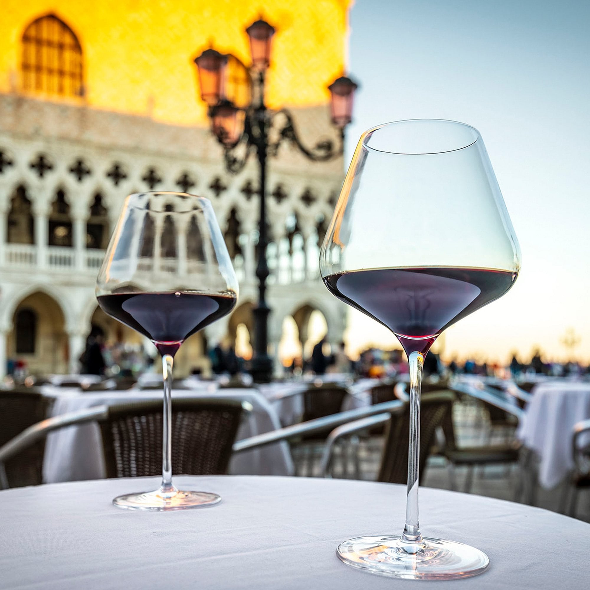 Quatrophil Burgundy Glass