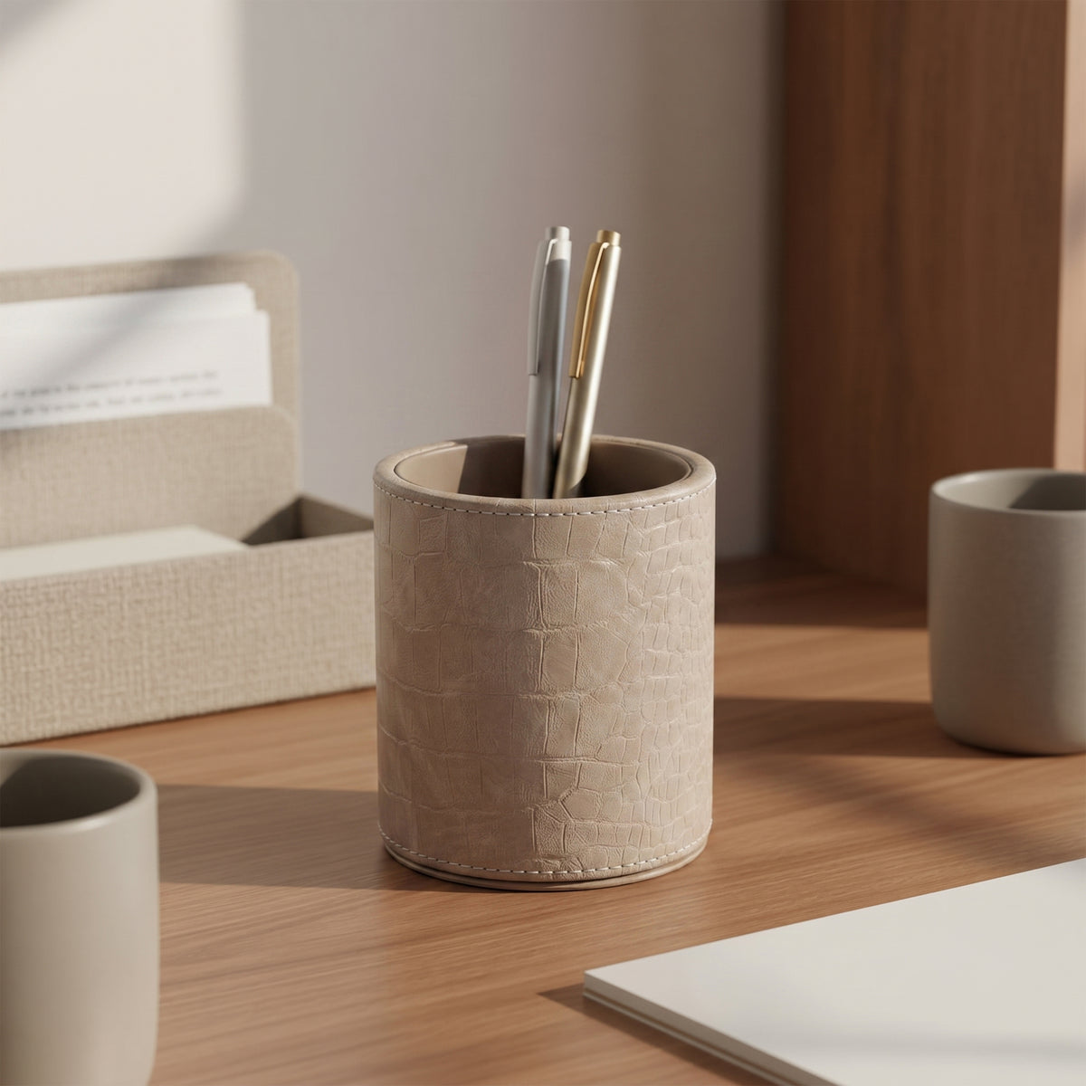 Ordine Pen Holder