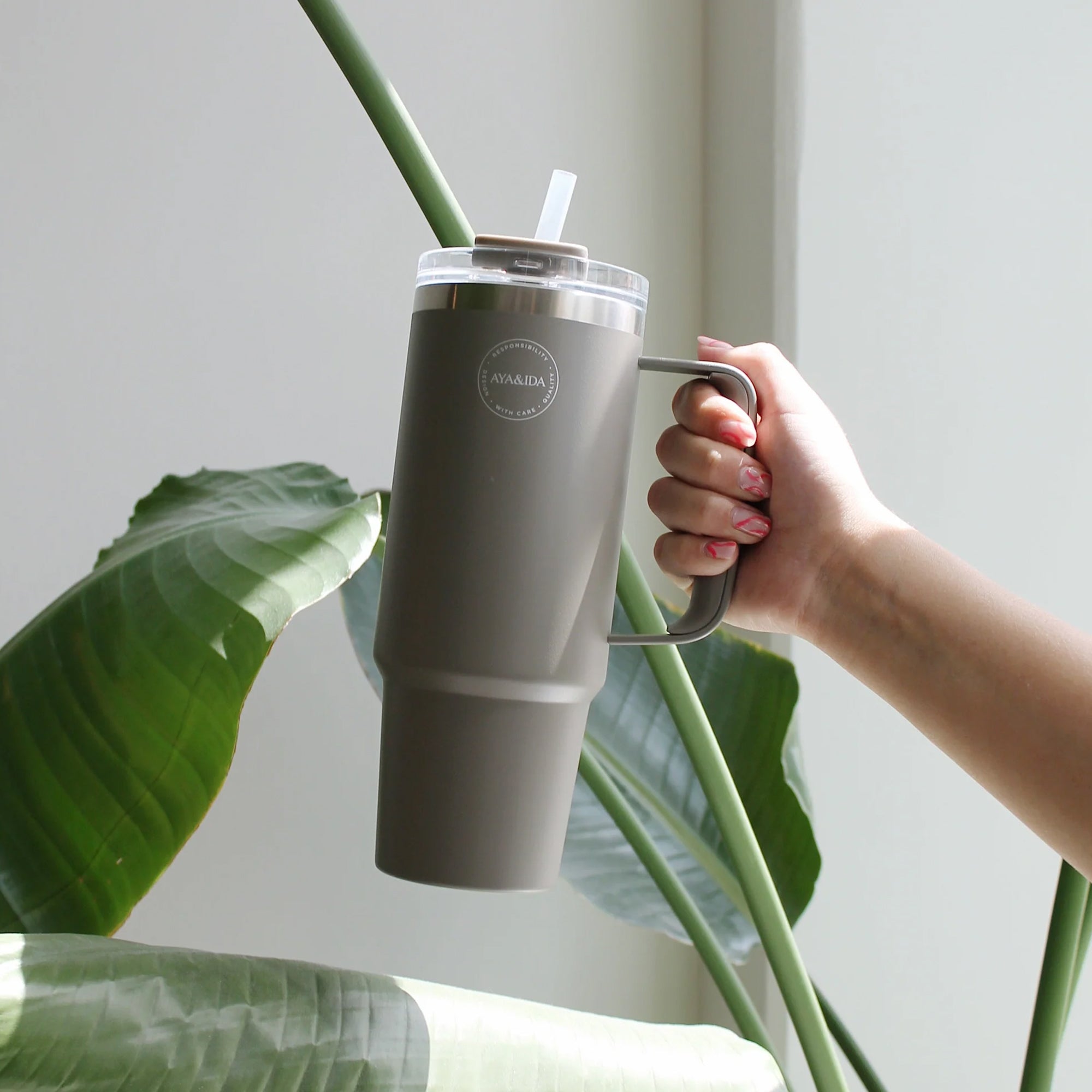 Thermo Cup with Straw