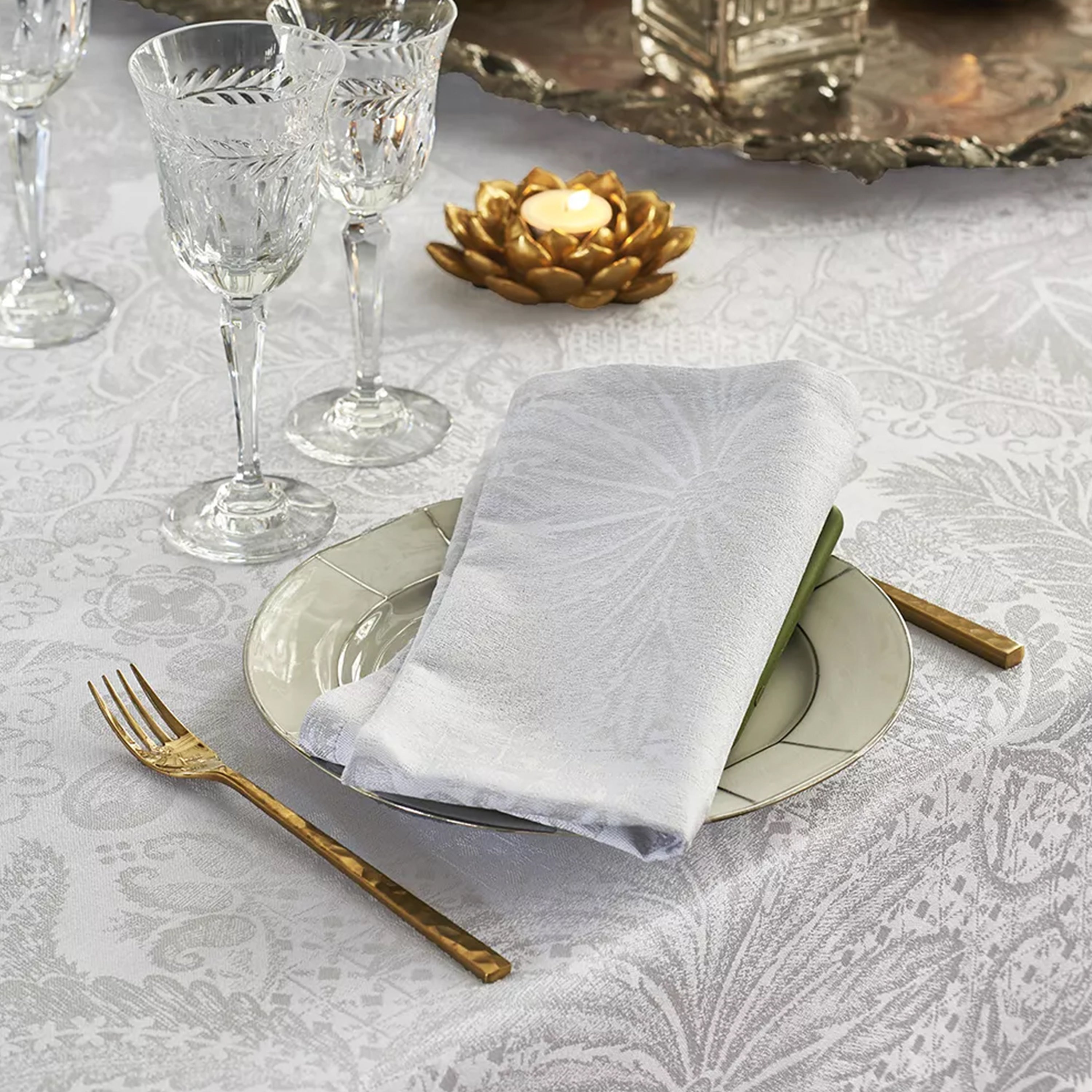 Mille Isaphire White Napkin