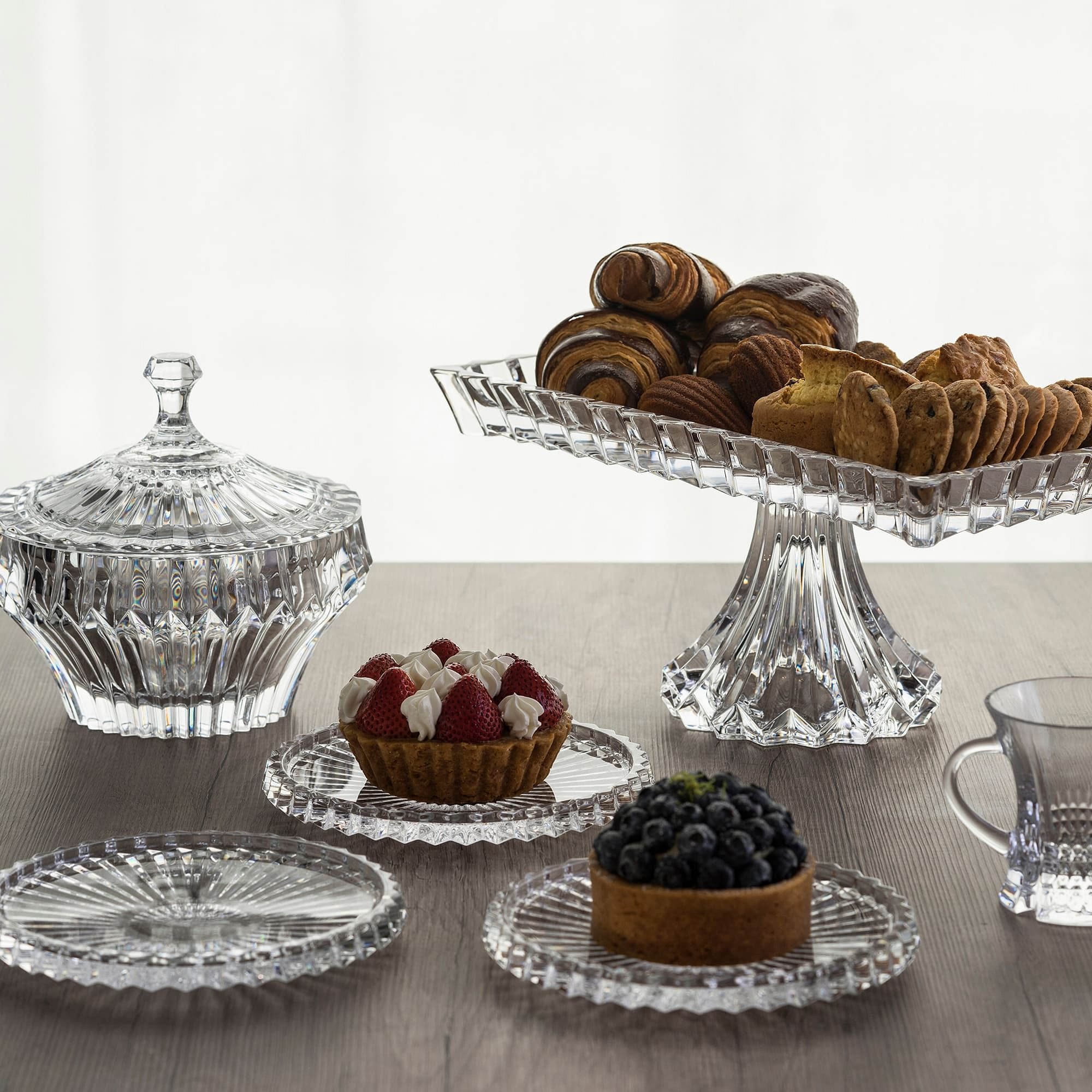 Crown Jewel Centerpiece Bowl