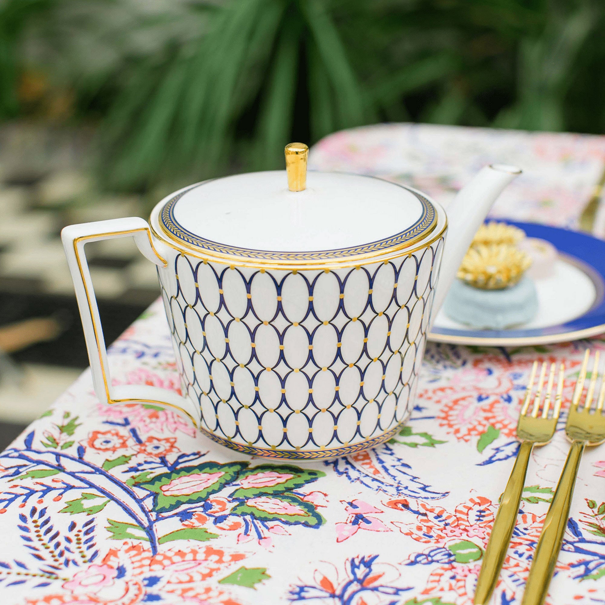 Renaissance Gold Tea Pot