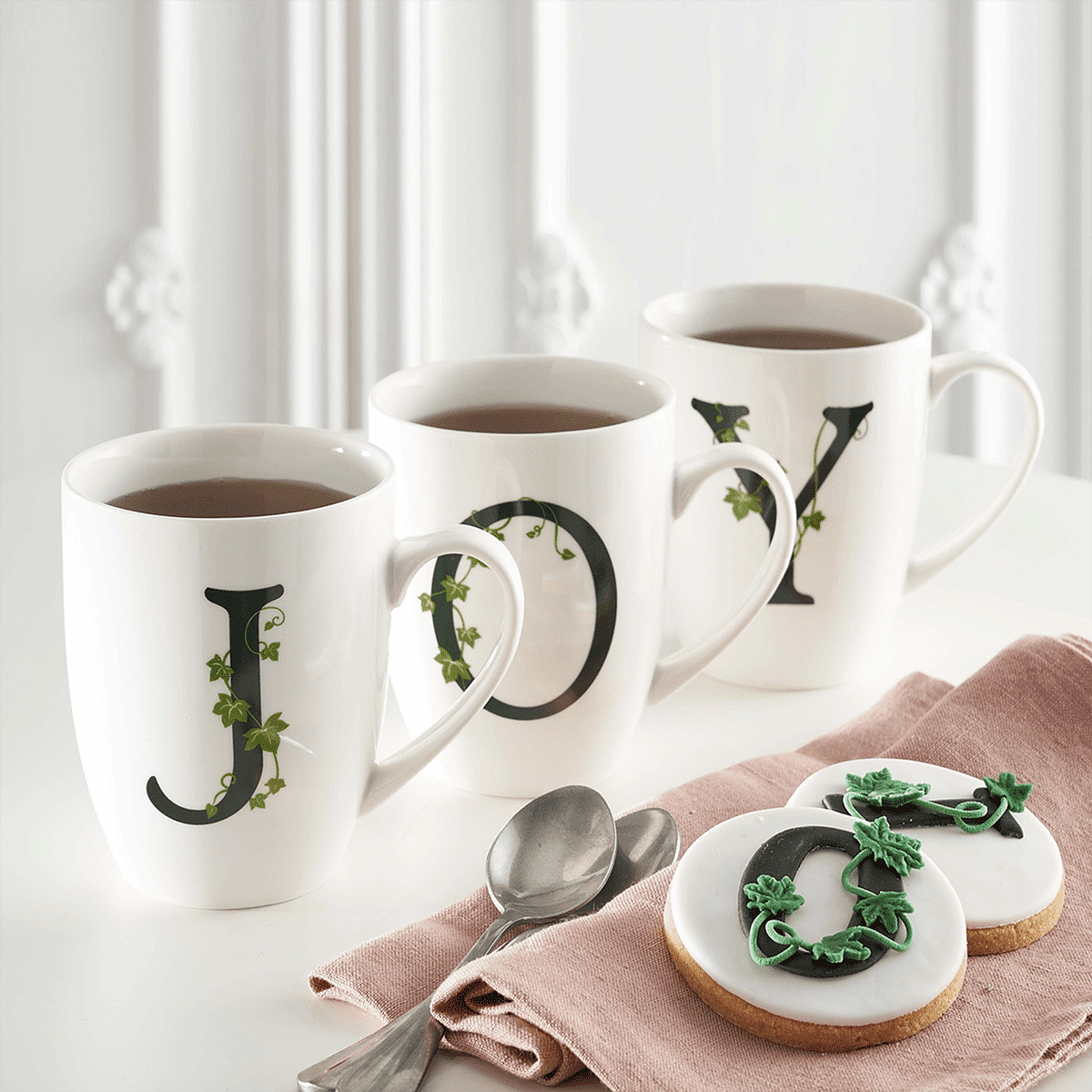 Atupertu Mug Letter 'G'