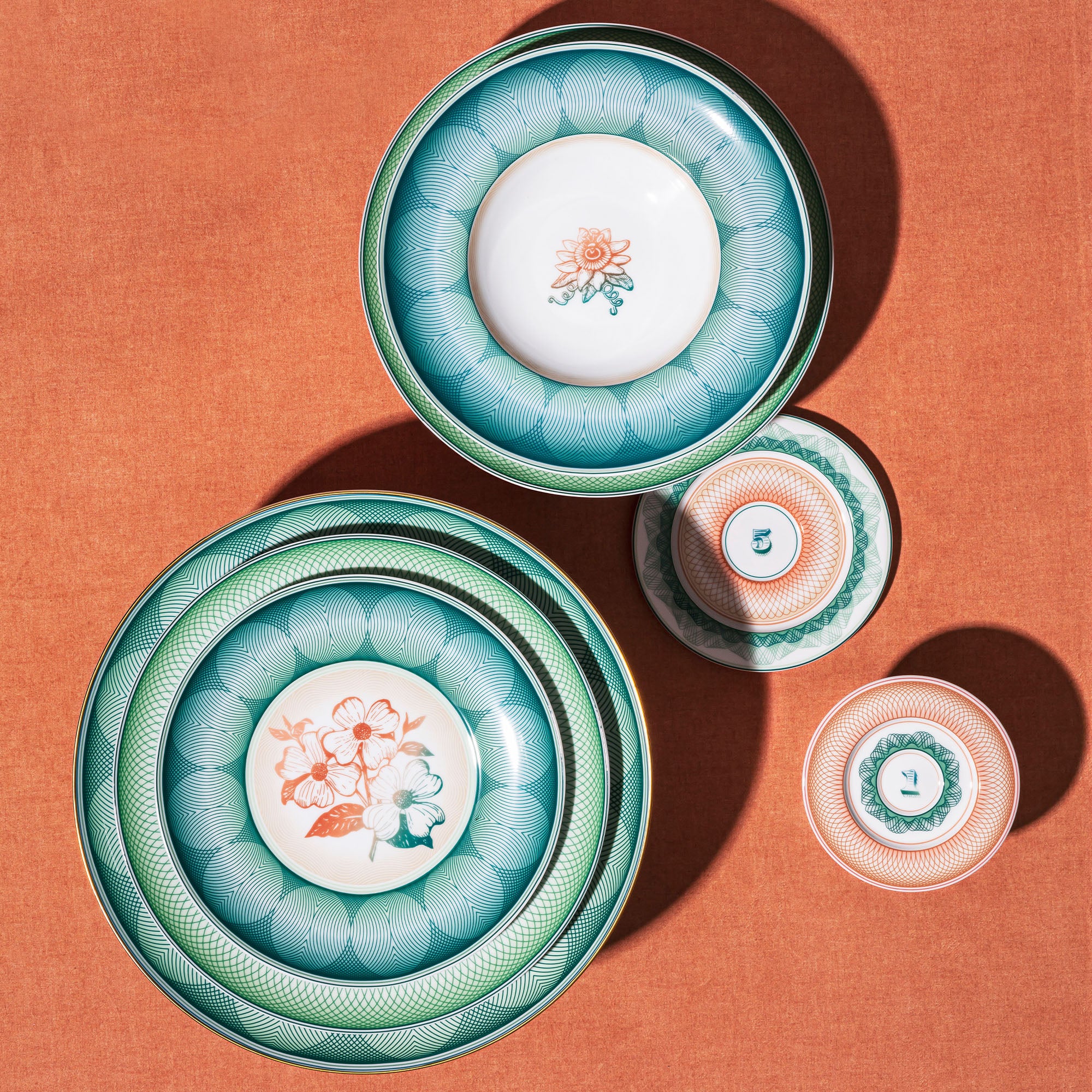 Treasures Round Serving platter