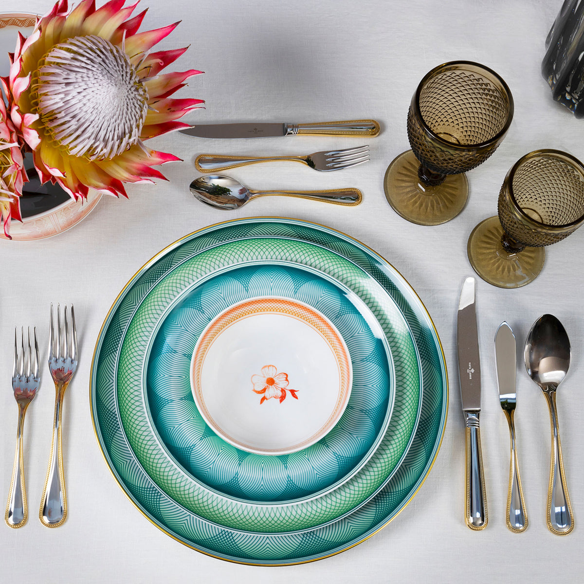 Treasures Round Serving platter