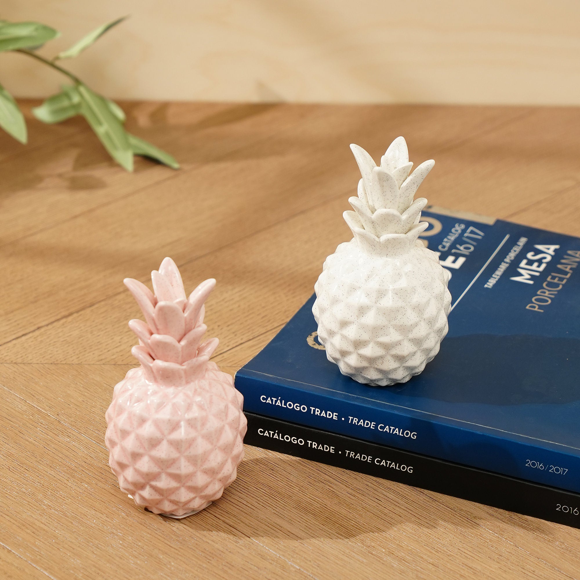Pineapple beige figurine