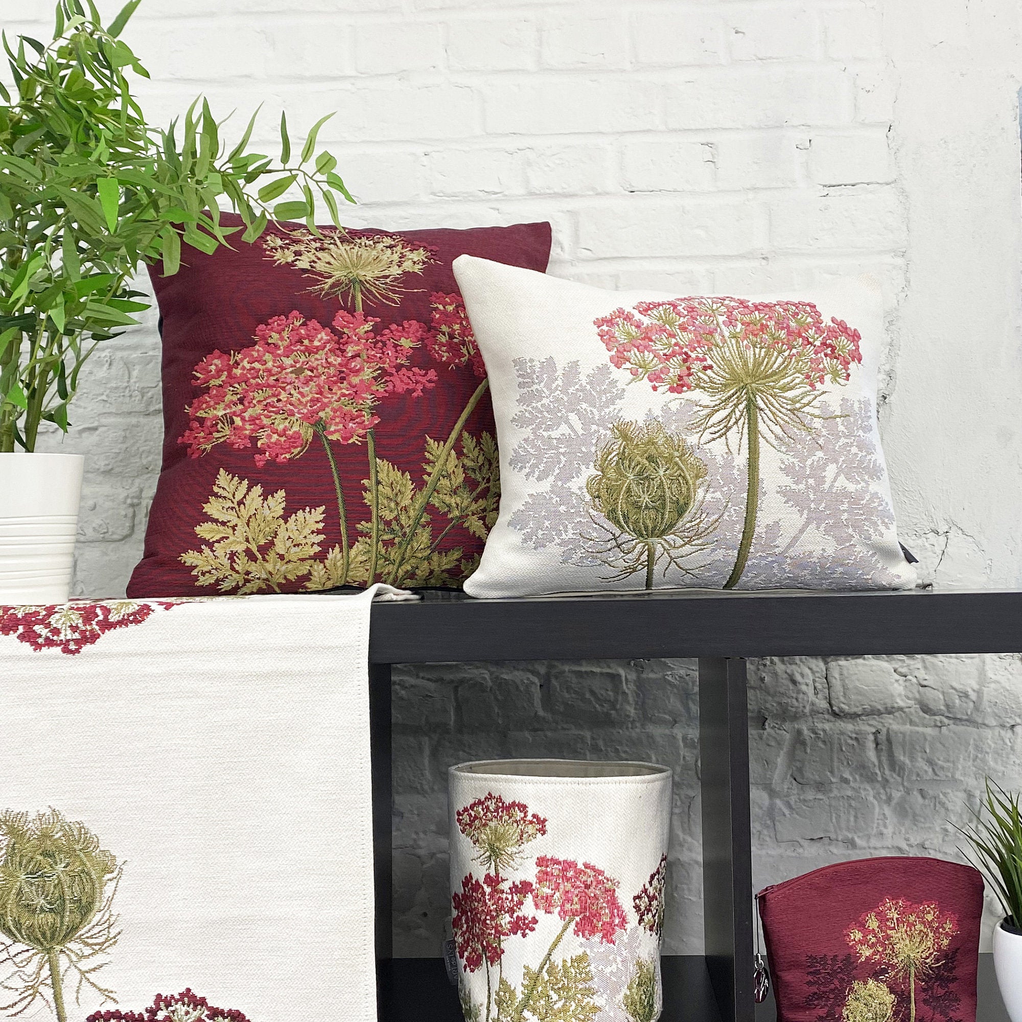 Ombelles tapestry cushion cover