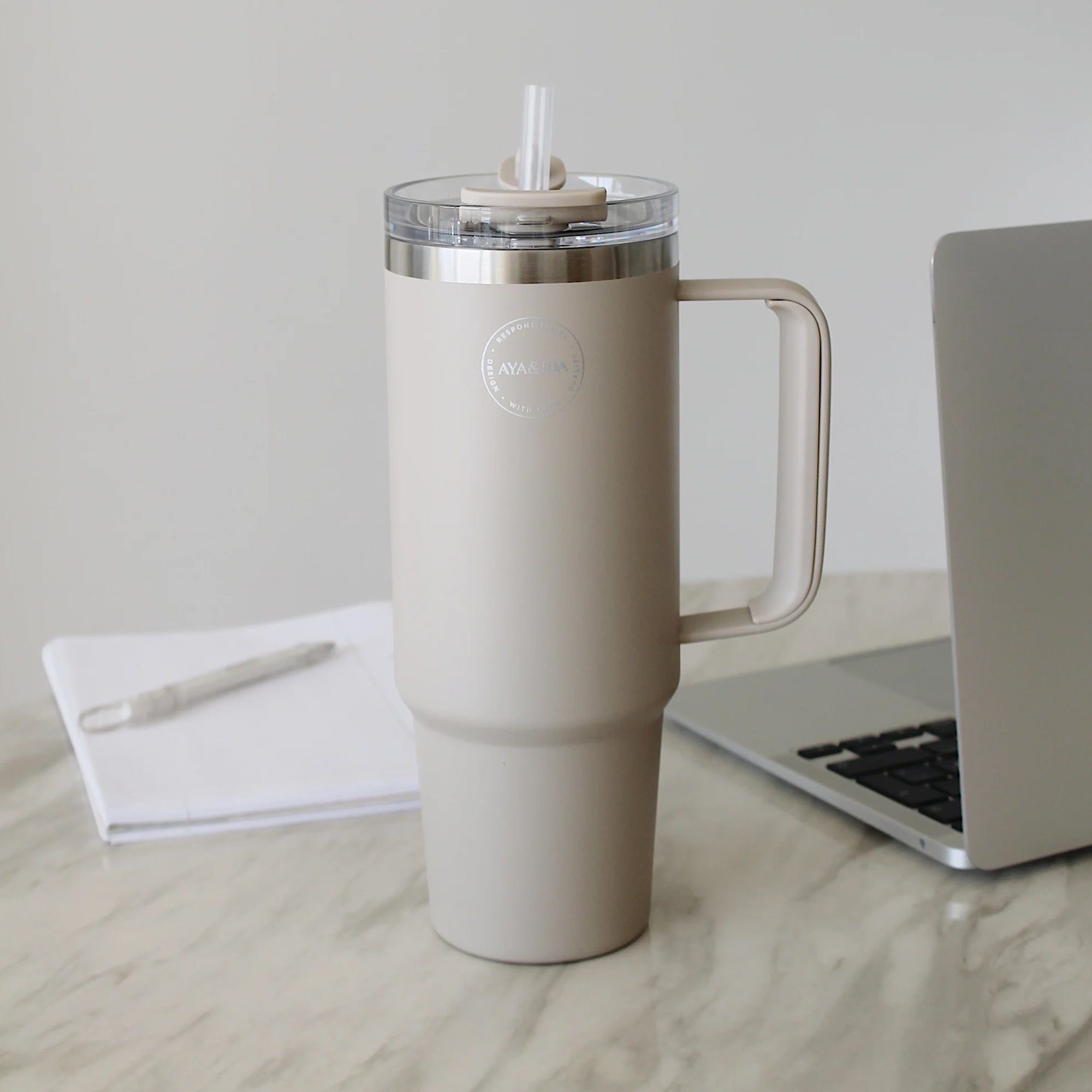Thermo Cup with Straw