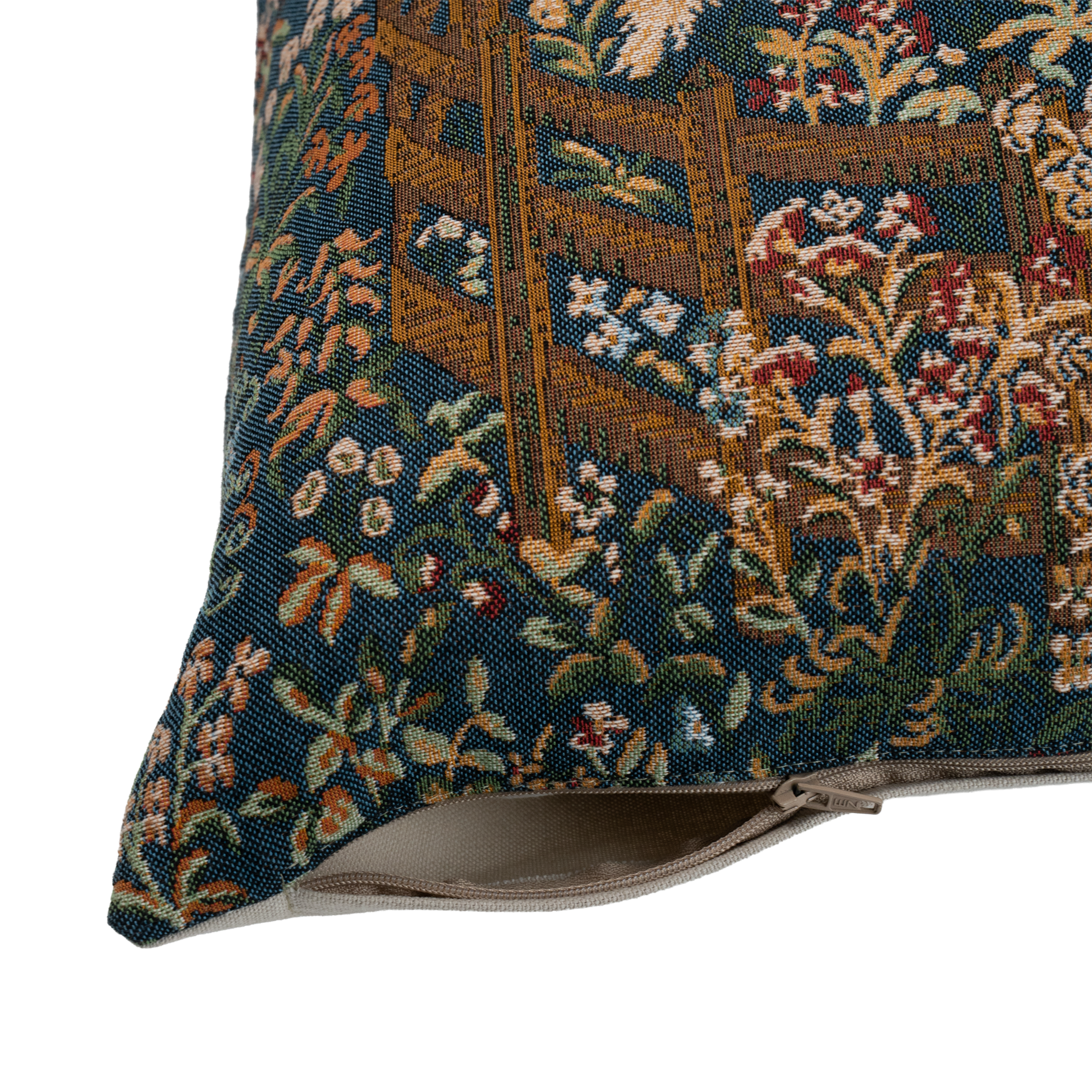 Licorne captive Decorative Cushion