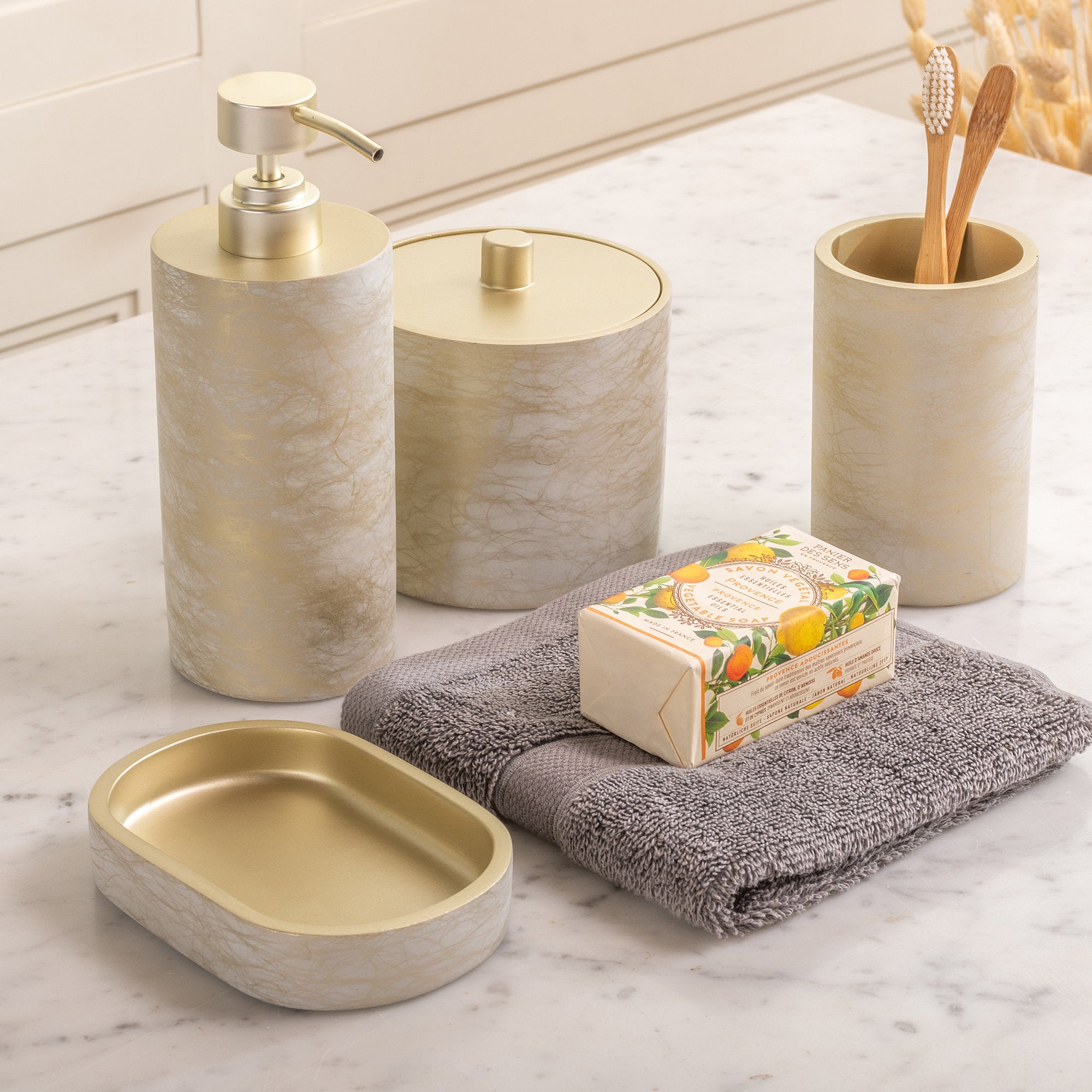 Nova Bath Tumbler Gold